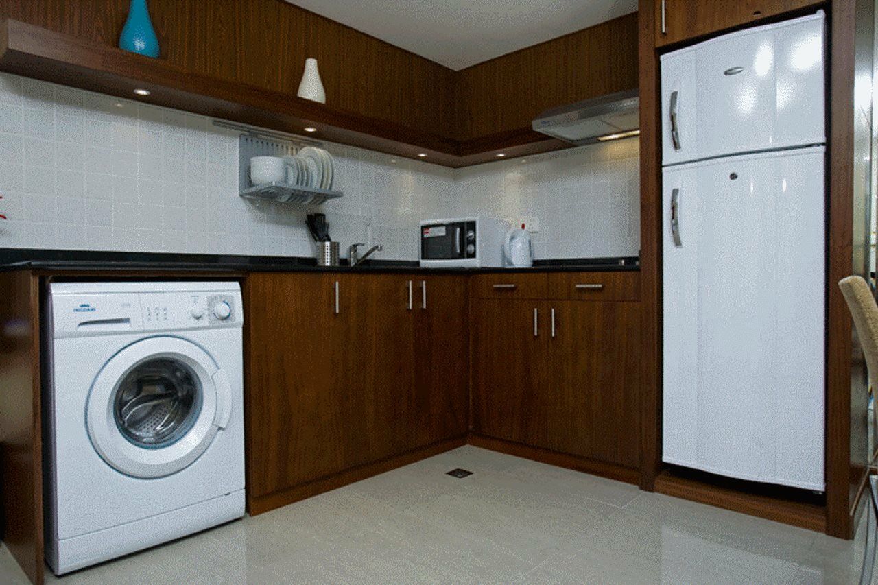 Phoenix Plaza Hotel Apartments Абу-Даби Экстерьер фото